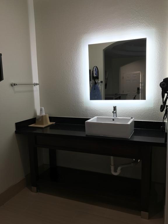 Americas Best Value Inn & Suites Spring / N. Houston Exteriör bild