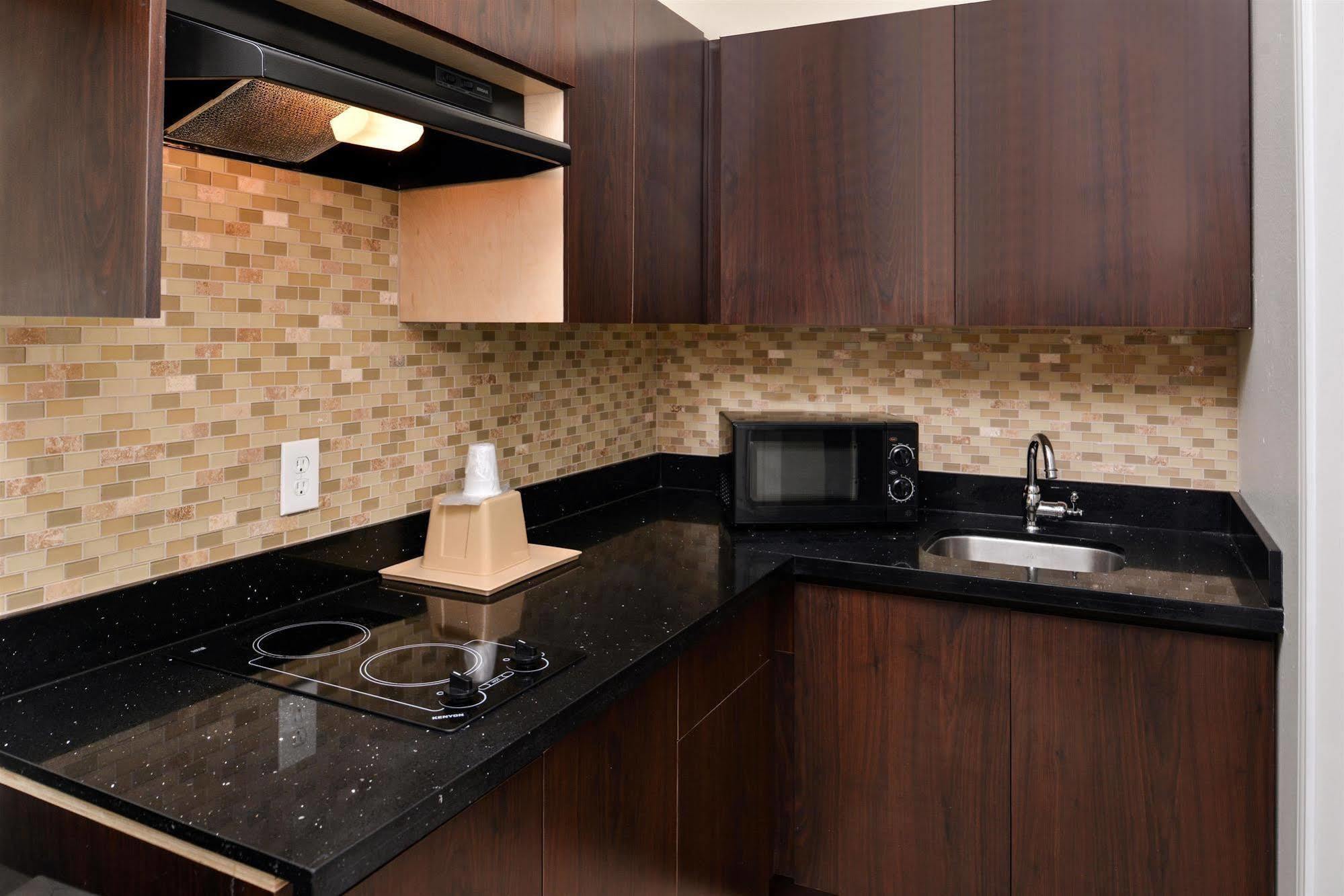 Americas Best Value Inn & Suites Spring / N. Houston Exteriör bild